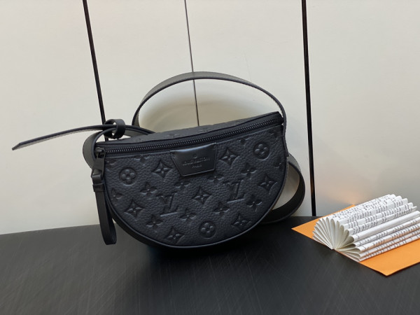 l**is V*t*n moon crossbody
