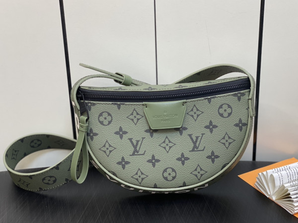 l**is V*t*n moon crossbody