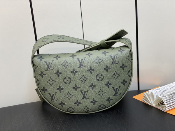 l**is V*t*n moon crossbody