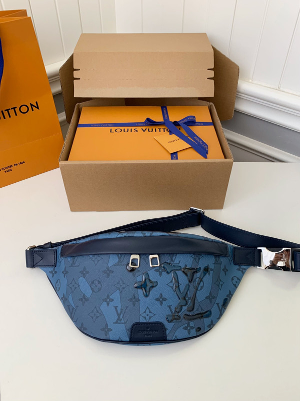 l**is V*t*n discovery bumbag