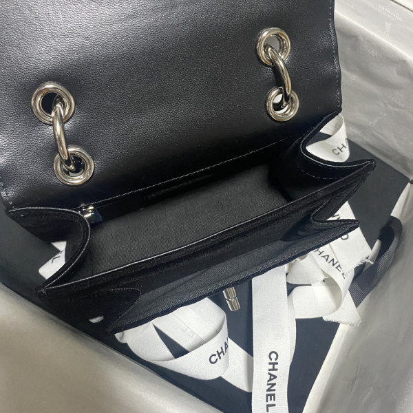 CL MINI FLAP BAG
