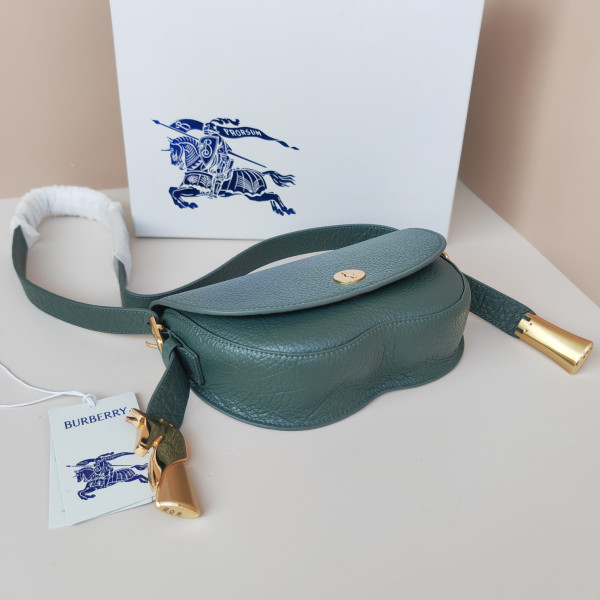 B**rry chess satchel