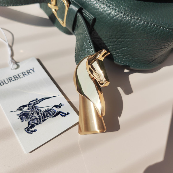 B**rry chess satchel