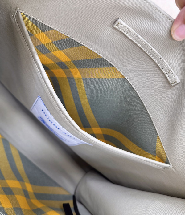 B**rry trench tote