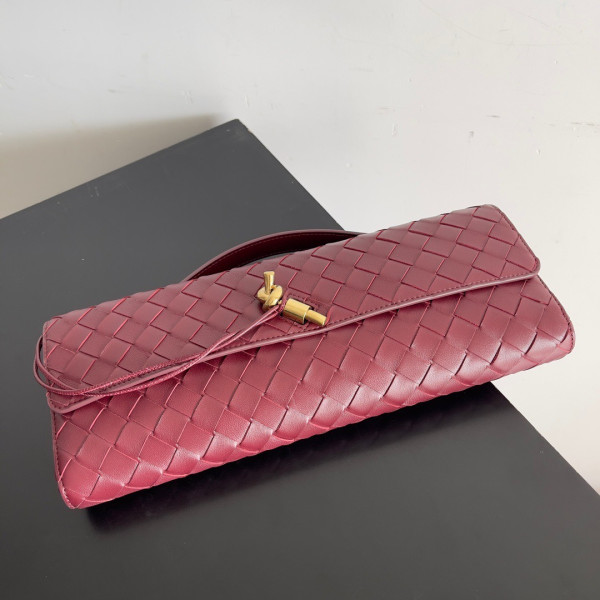 Bo*te*ga ve*ne*ta long clutch andiamo with handle