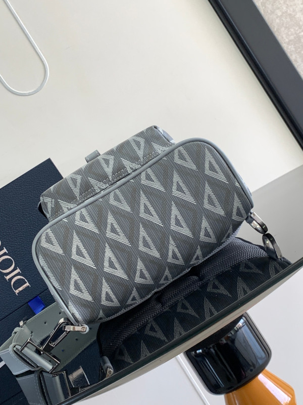 D*or hit the road sling bag