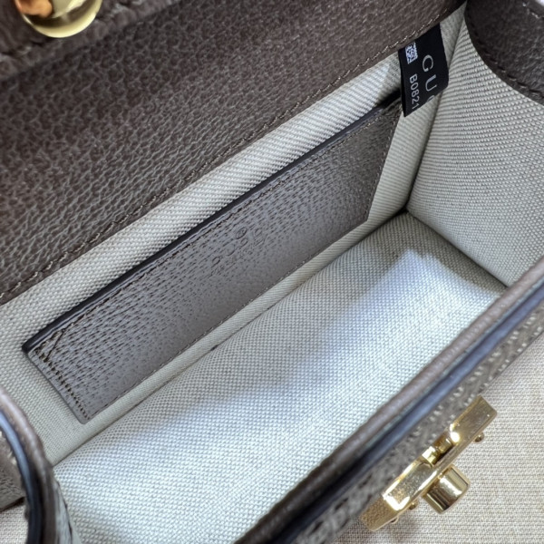 G*u*i gg matelassÉ small top handle bag