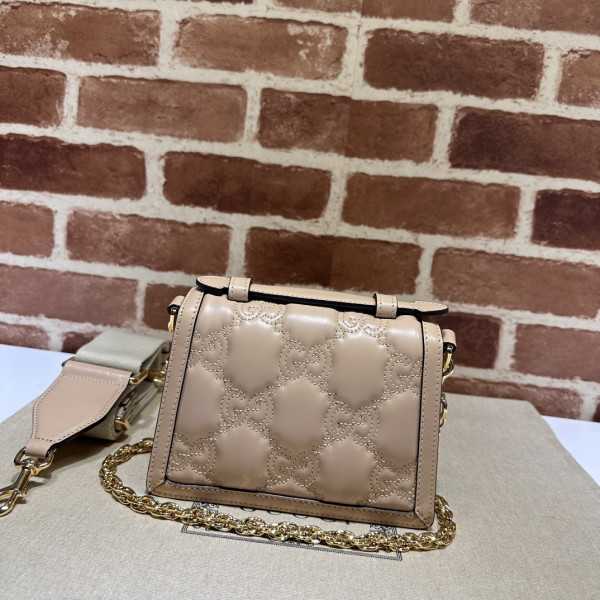 G*u*i gg matelassÉ small top handle bag