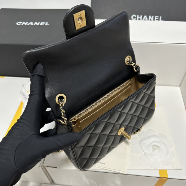 CL FLAP BAG -13X20X7CM