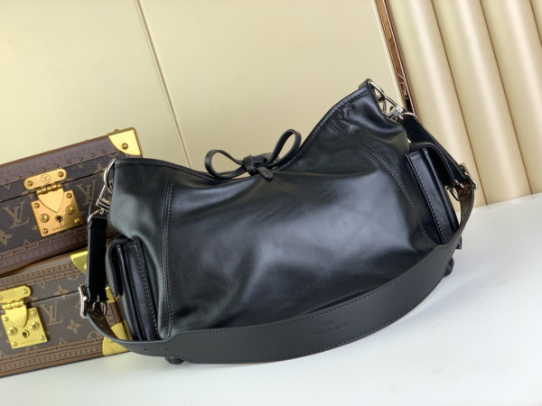 l**is V*t*n carryall cargo -33.5 x 23x15cm