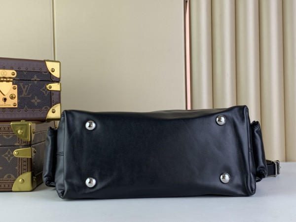 l**is V*t*n carryall cargo -33.5 x 23x15cm
