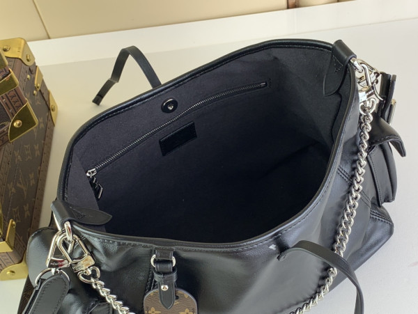 l**is V*t*n carryall cargo -33.5 x 23x15cm