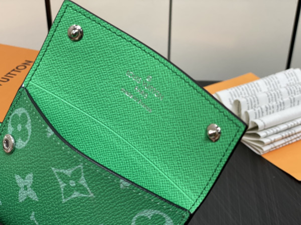 l**is V*t*n card holder necklace-7.6*10*0.5cm