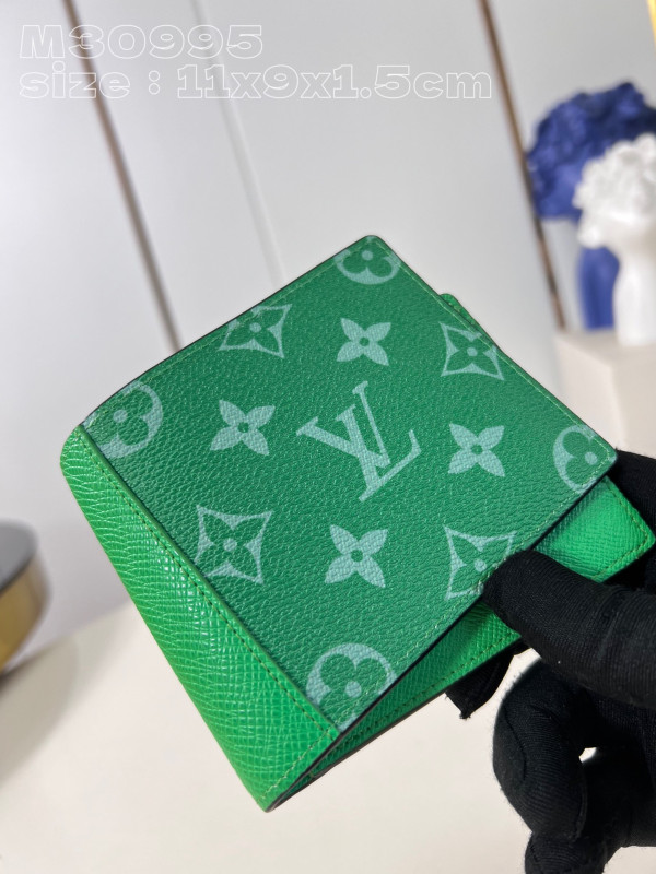 l**is V*t*n multiple wallet-11.5-9-1.5cm