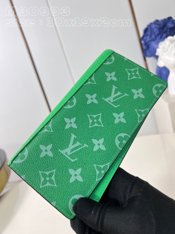 l**is V*t*n brazza wallet-10*19*2cm