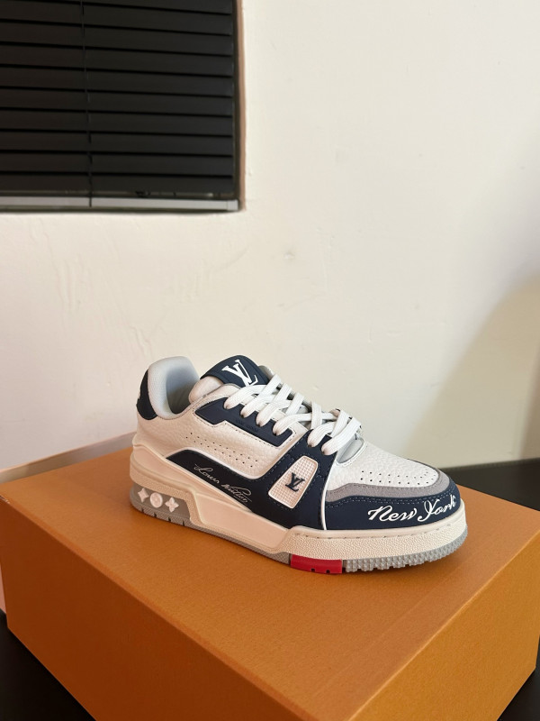 l**is V*t*n sneakers