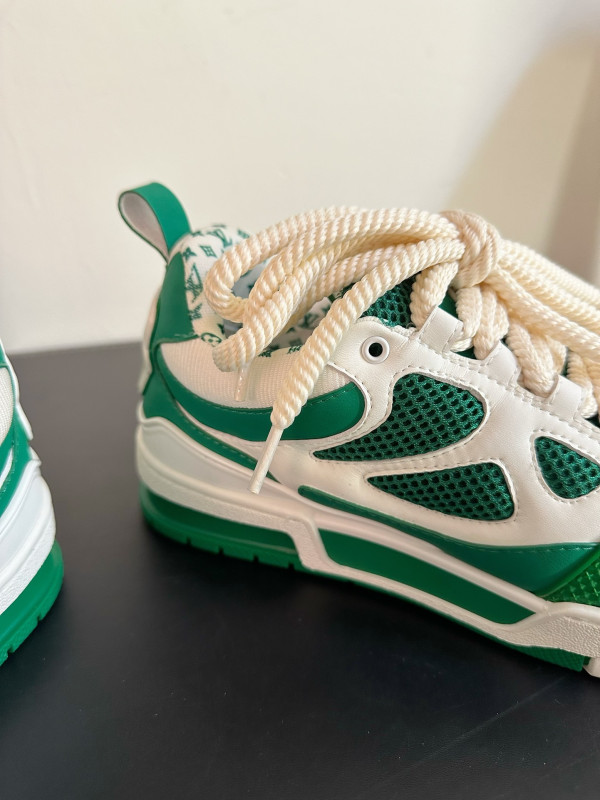 l**is V*t*n sneakers