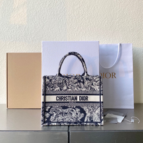 D*or oblique book tote-26.5×21×14cm