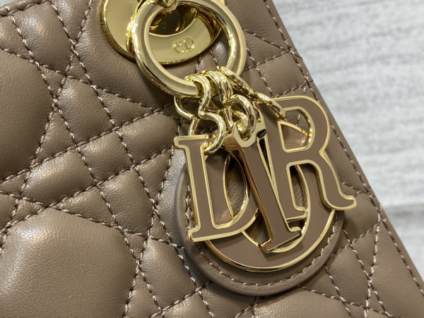 lady D*or - 17cm