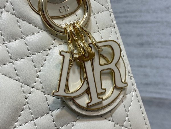 lady D*or - 17cm