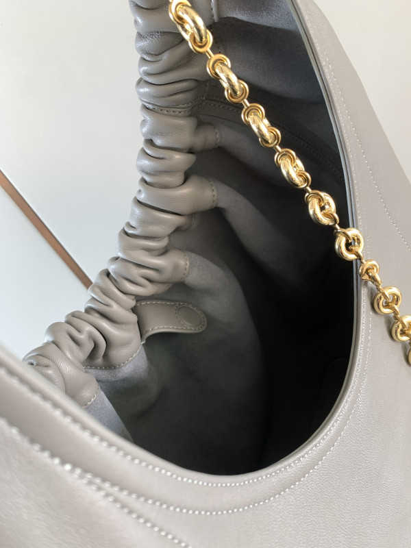 Loewe Squeeze Bag-34*33*13.5CM