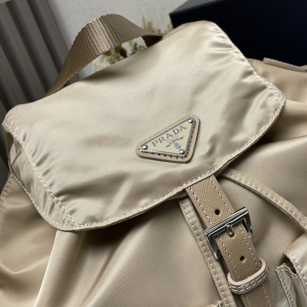 Pra*a re-nylon backpack-30*32*15cm