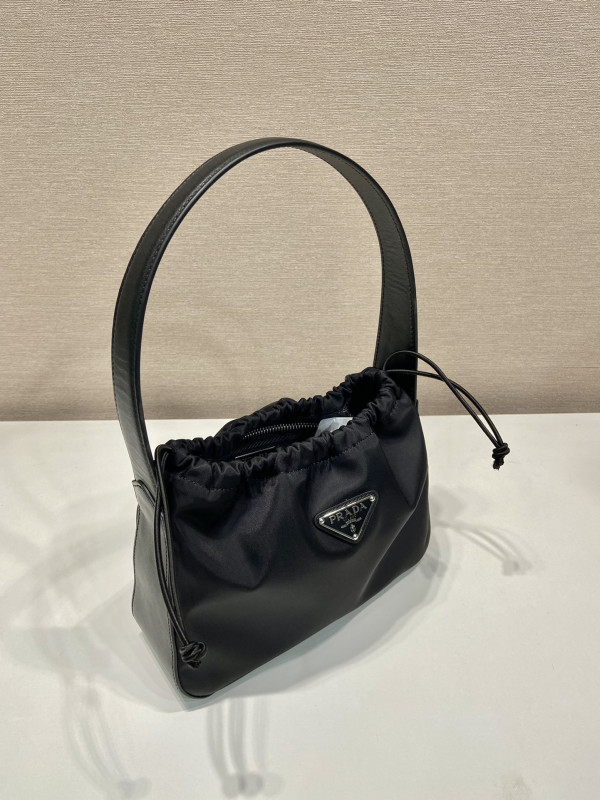 Pra*a vintage hobo bag-23*18*8cm