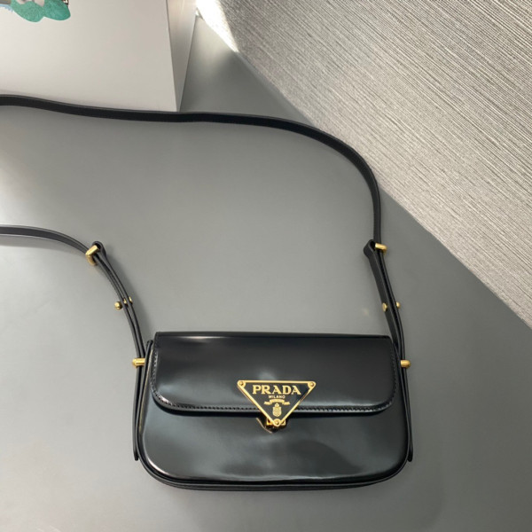 Pra*a patent bag-20.5*10.5*4cm