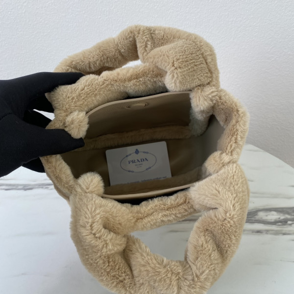 Pra*a woolen bucket bag-18*15.5*10cm