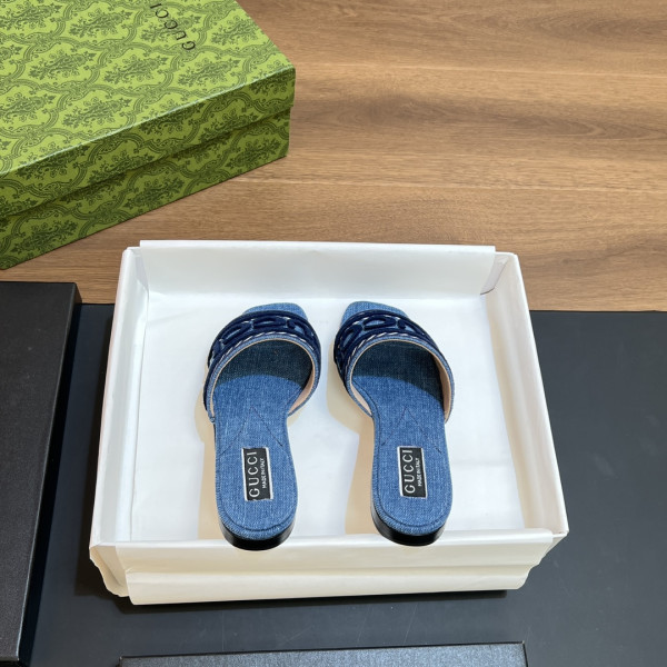 G*u*i slide sandals