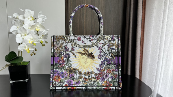 medium D*or book tote-36*18*28cm