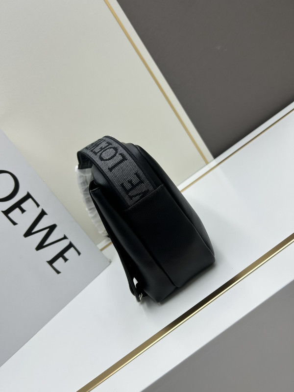 LOEWE messenger bag-24.5*18*10.5cm