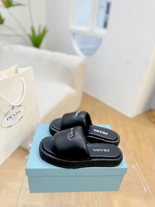 Pra*a sandals