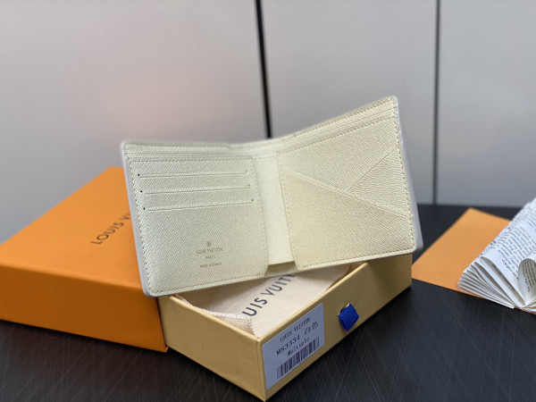 l**is V*t*n multiple wallet-11.5*9*1.5cm