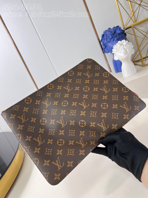 l**is V*t*n pochette jour-35*25*2cm