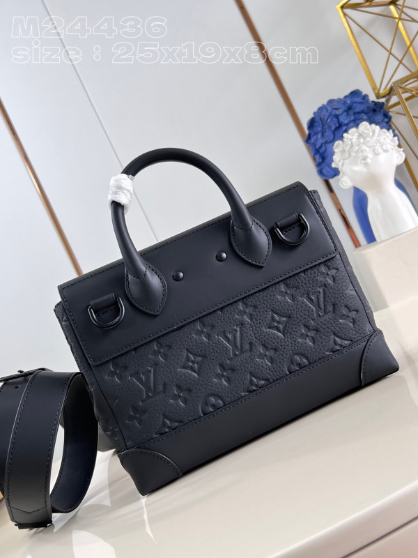 l**is V*t*n steamer wearable wallet-25*19*8cm