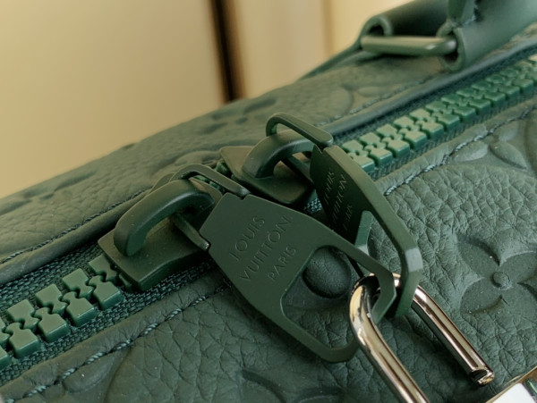 l**is V*t*n keepall bandouliÈre 50