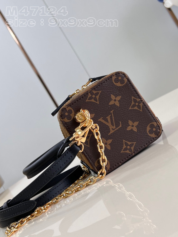 l**is V*t*n dice bag-9.5*9.5*9.5cm