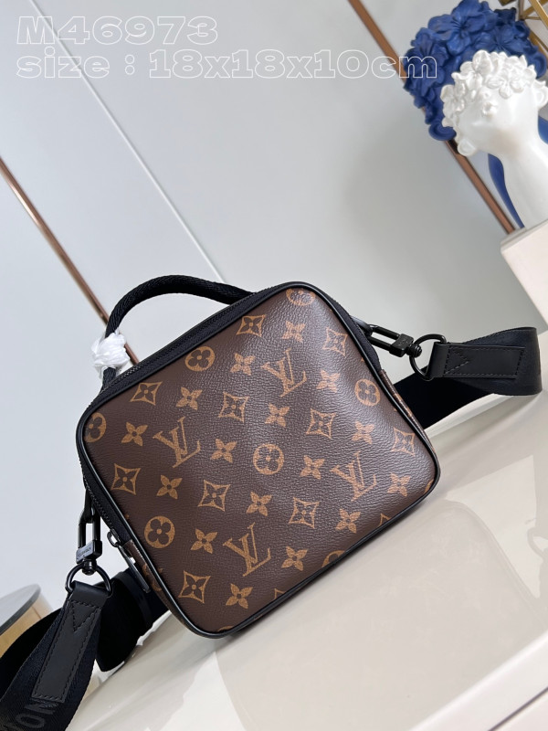 l**is V*t*n trail messenger-18*18*10cm