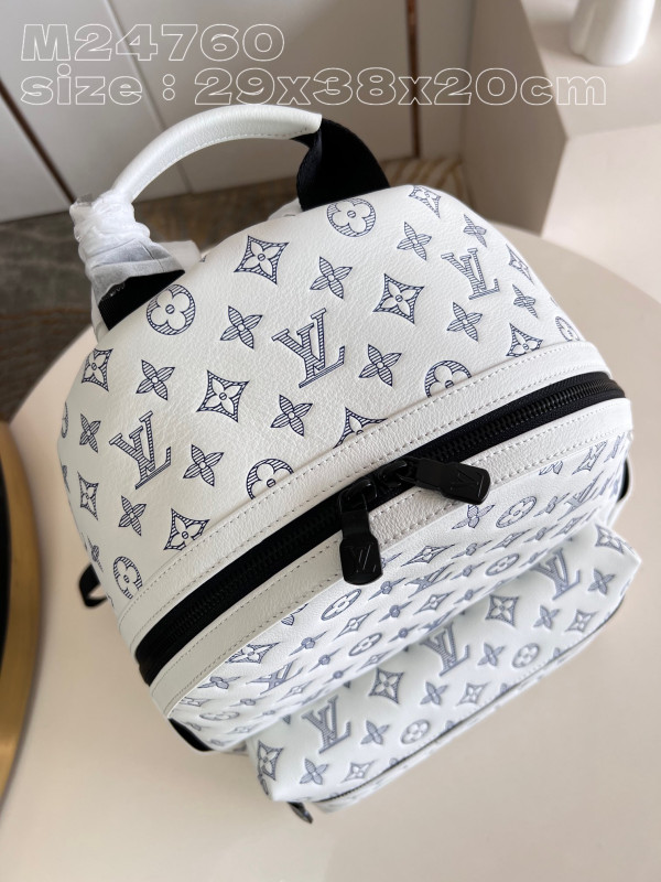 l**is V*t*n discovery backpack-29*38*20cm