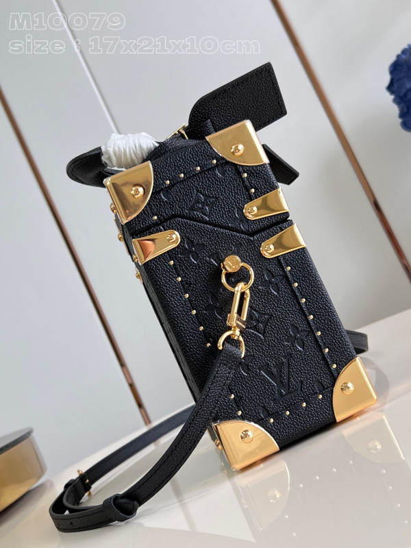 l**is V*t*n camera box monogram canvas