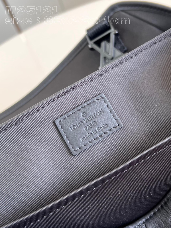 l**is V*t*n messenger voyager pm-33*22.5*11cm