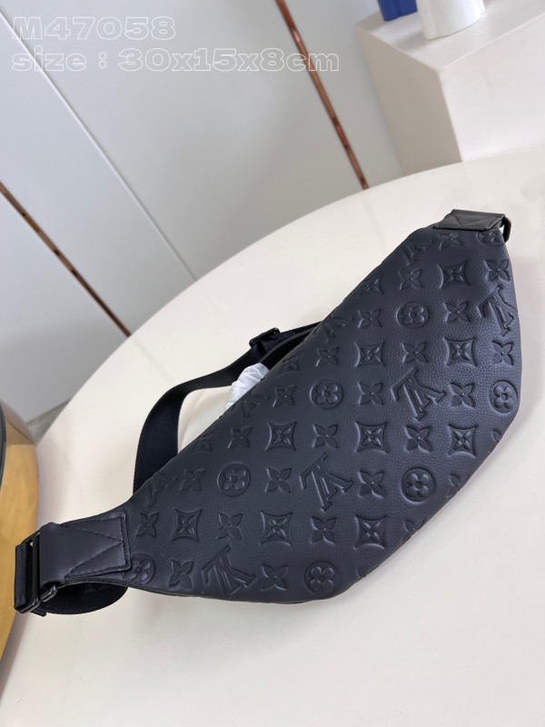 l**is V*t*n rush bumbag-30*15*8cm