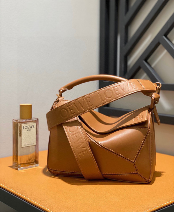 LOEWE Small Puzzle Bumbag-24*10*14cm