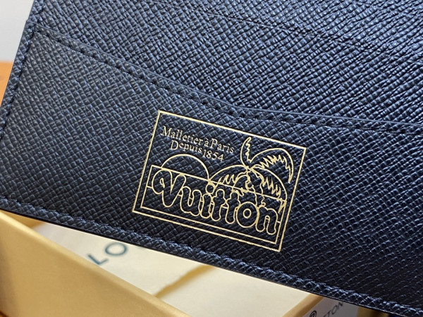 l**is V*t*n slender wallet-11*8.5*2cm