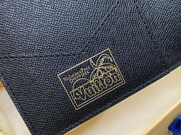l**is V*t*n passport cover-10*14*2.5cm
