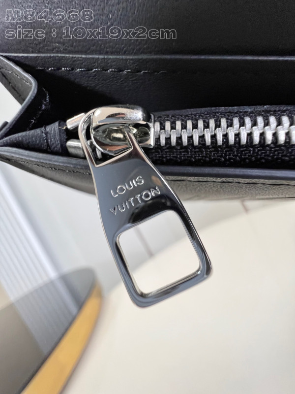 l**is V*t*n brazza wallet-10*19*2cm