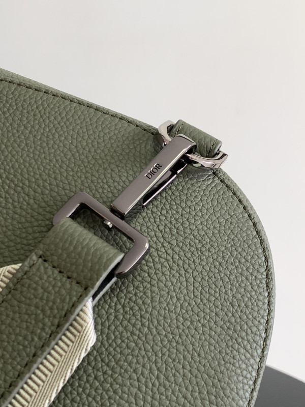 D*or gallop sling bag-19*27.5*11.5cm