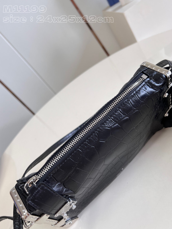 l**is V*t*n slim trunk-23*12*4cm