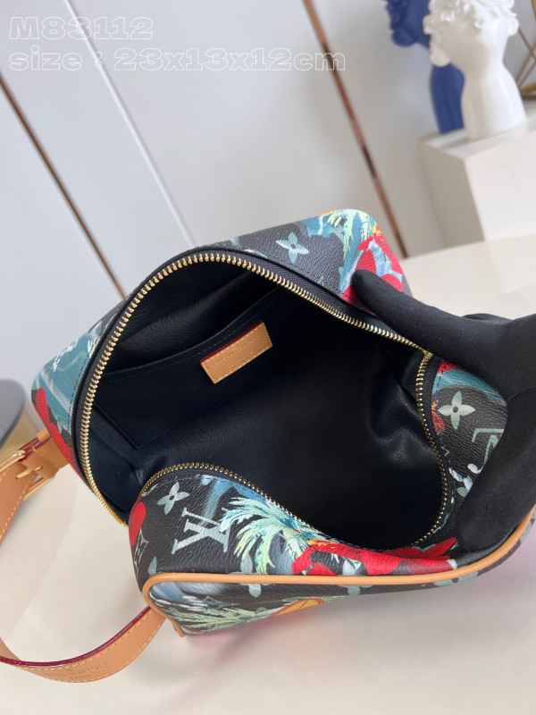 l**is V*t*n locker dopp kit bag-23*13*12cm
